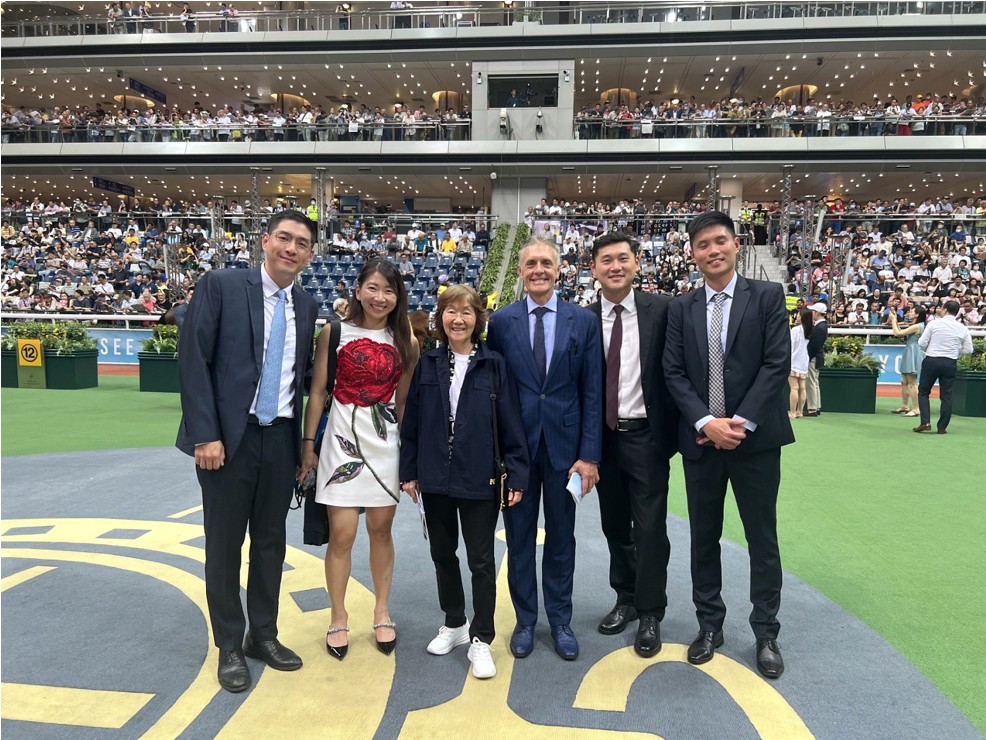 Apprentice jockey Jerlyn Siew, who previously rode Silo to victory, reunites with the horse at the HKJC closing
season for its first Hong Kong start..

